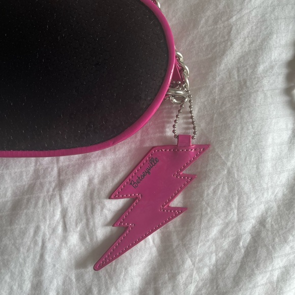 Vintage Betsey Johnson heart purse - Picture 2 of 4